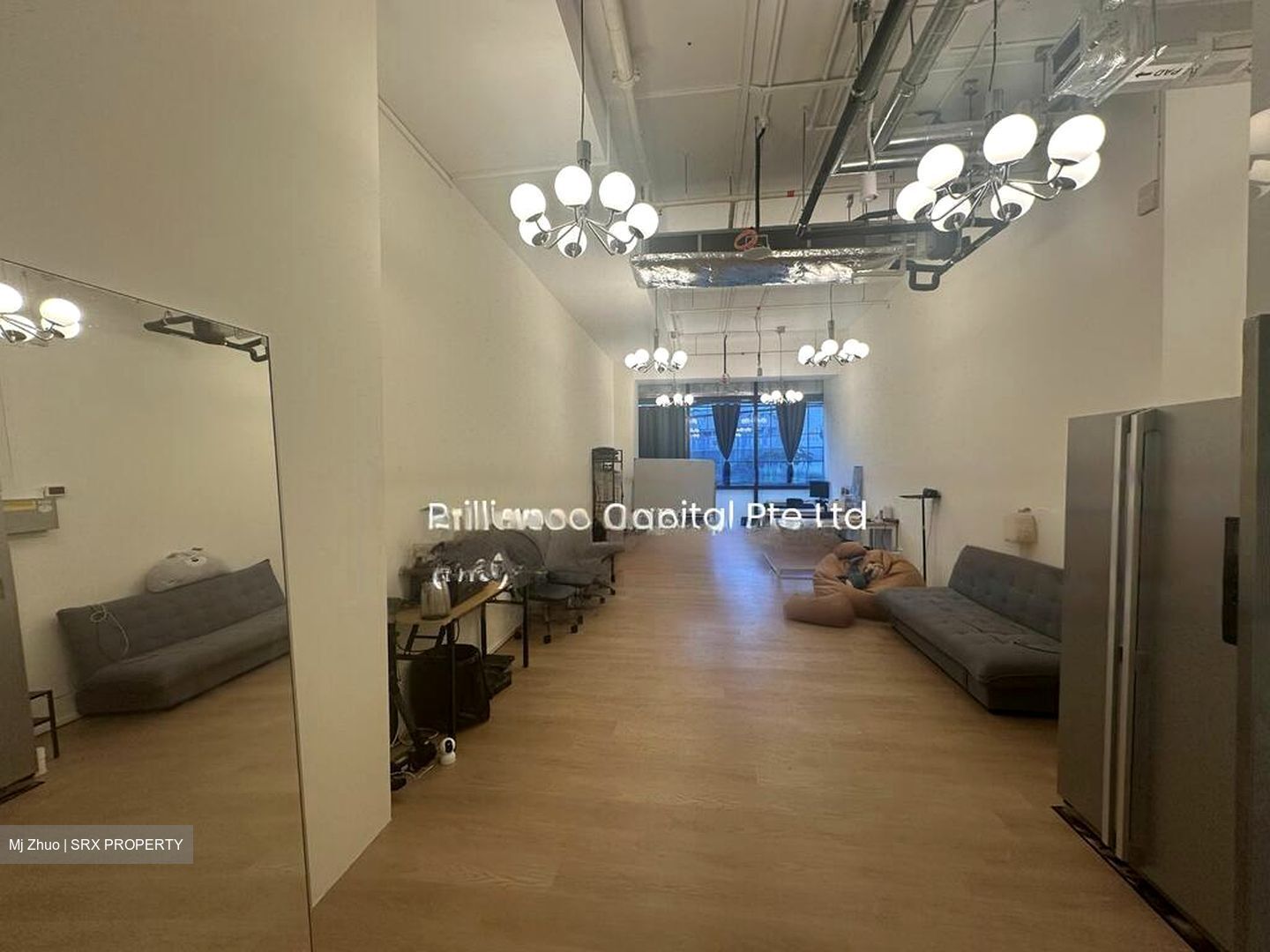 Woods Square (D25), Office #498575351